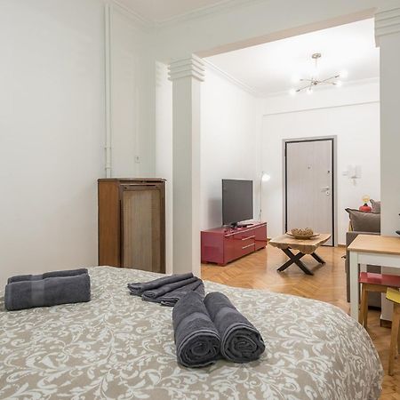 Stylish Luxury Apartment At Ampelokipi Metro Station Athena Bagian luar foto