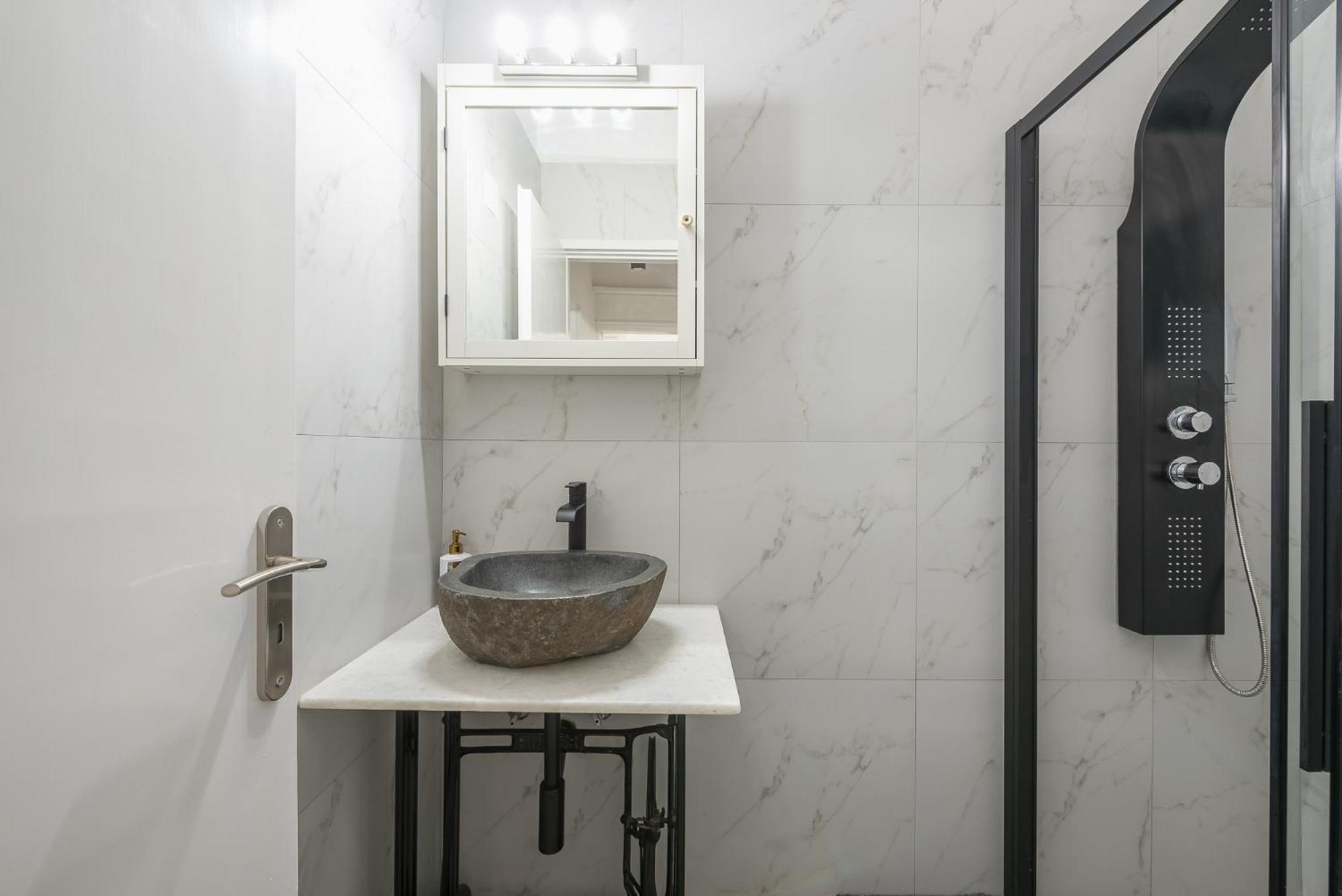 Stylish Luxury Apartment At Ampelokipi Metro Station Athena Bagian luar foto